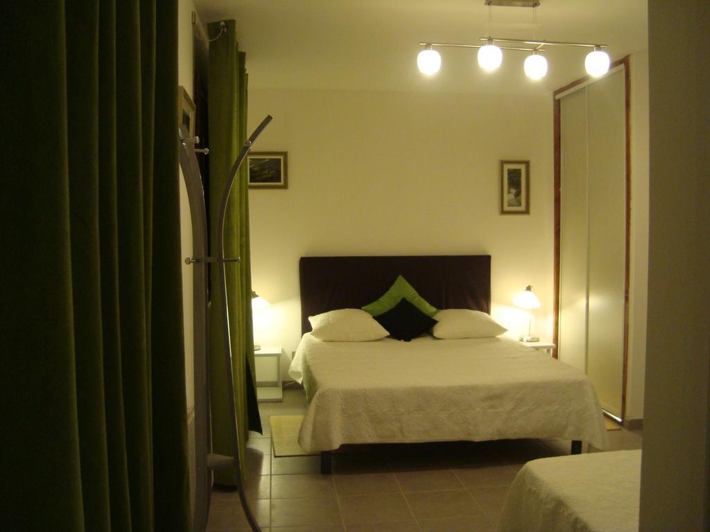 Chambres d'hôtes Les Palmiers de la Cité Carcasona Habitación foto